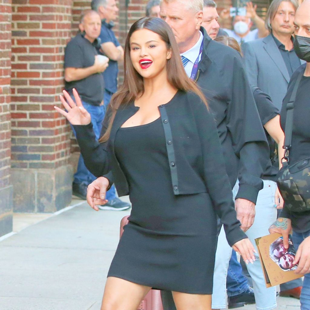 Selena Gomez is Pictured Stepping Out in NYC (70 Photos)