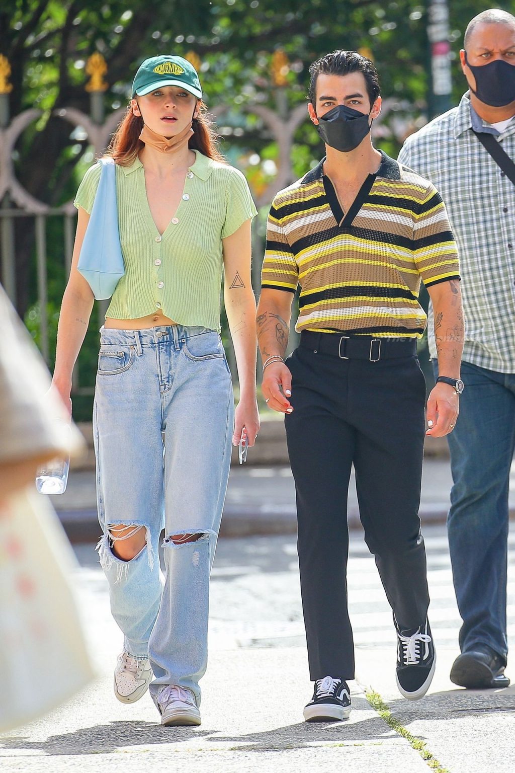Braless Sophie Turner is Spotted Walking with Joe Jonas Around in NYC (30 Photos)