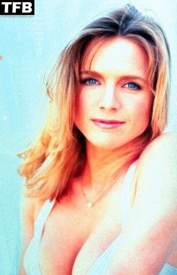 Courtney Thorne-Smith Nude &amp; Sexy Collection (26 Photos + Video)