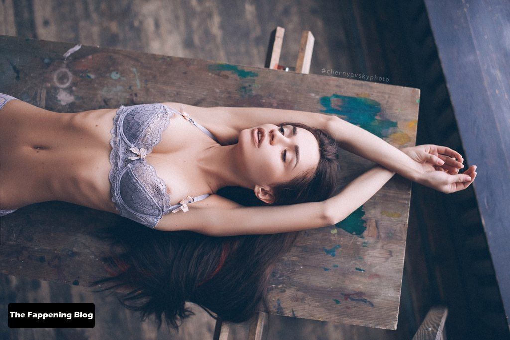 Ekaterina Zueva Nude &amp; Sexy Collection (93 Photos)