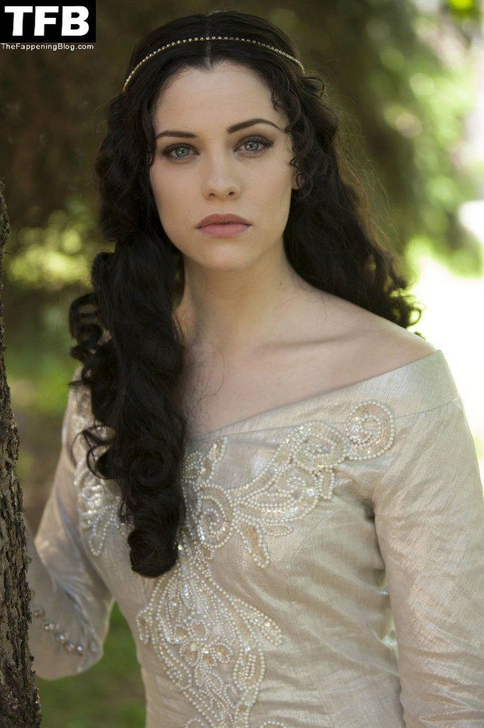 Jessica De Gouw Nude &amp; Sexy (94 Photos + Video Sex Scenes Compilation) [Updated]