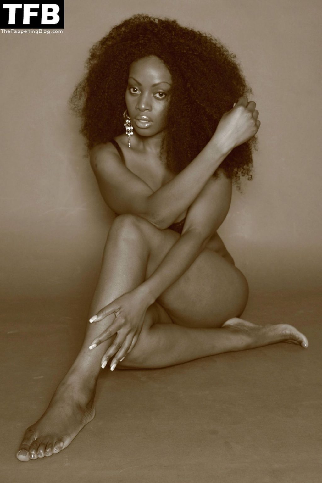 Makosi Musambasi Nude &amp; Sexy Collection (20 Photos)