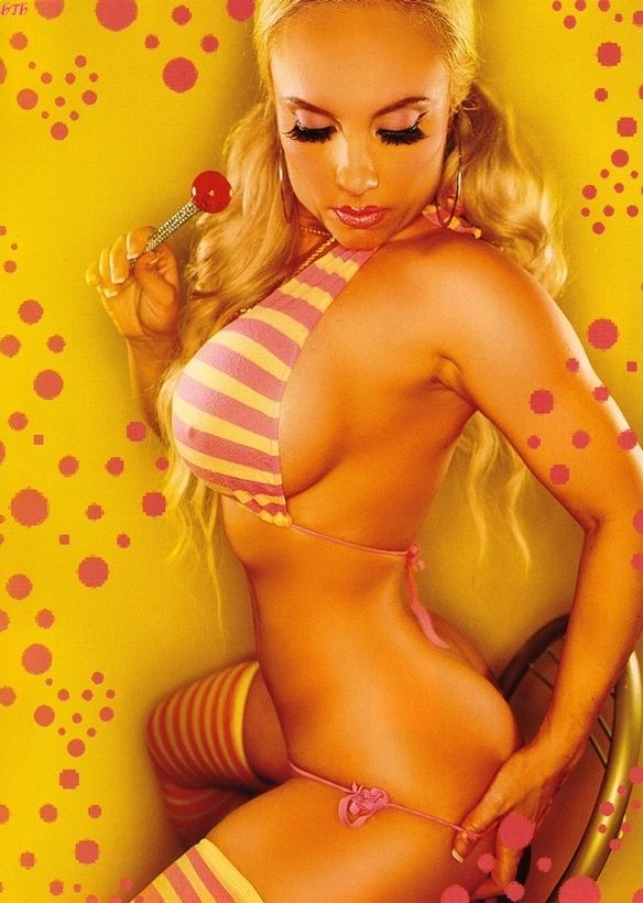 Nicole “Coco” Austin Nude &amp; Sexy Collection – Part 1 (150 Photos)