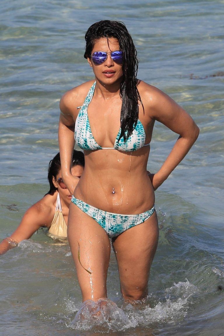 priyanka-chopra-bikini-255305-thefappeningblog.com_.jpg