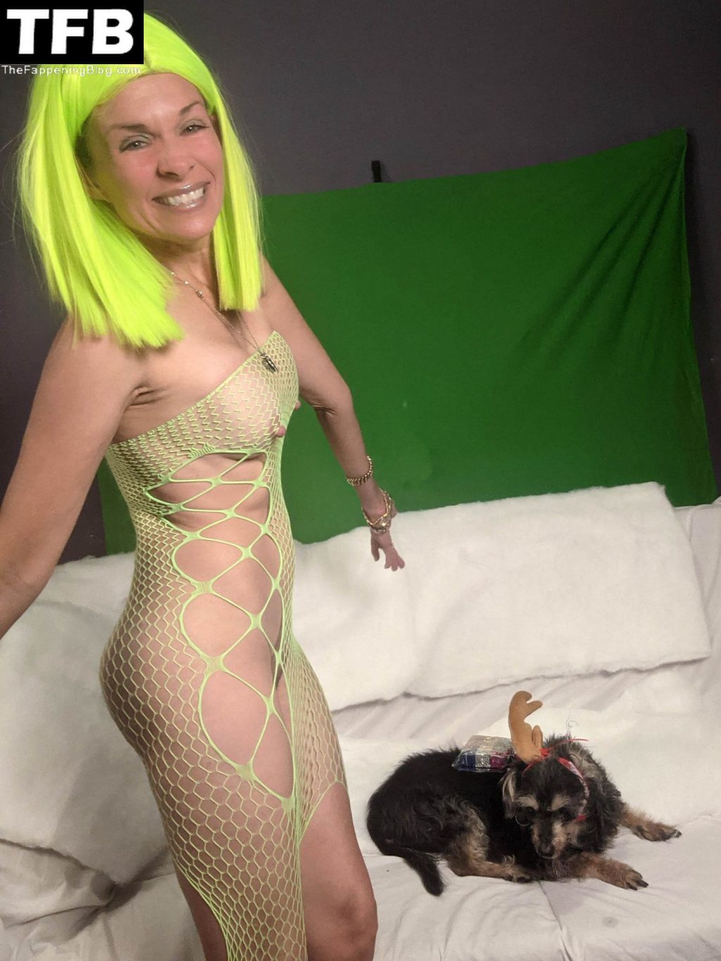 Alicia Arden Poses Nude For the “Grinch-mas” Halloween Shoot (35 Photos)