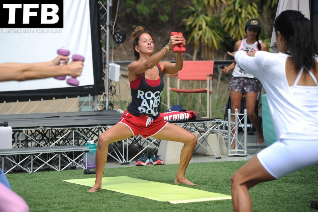 Brooke Burke is Pictured Teaching Her Booty Burn Workout Class (19 Photos)