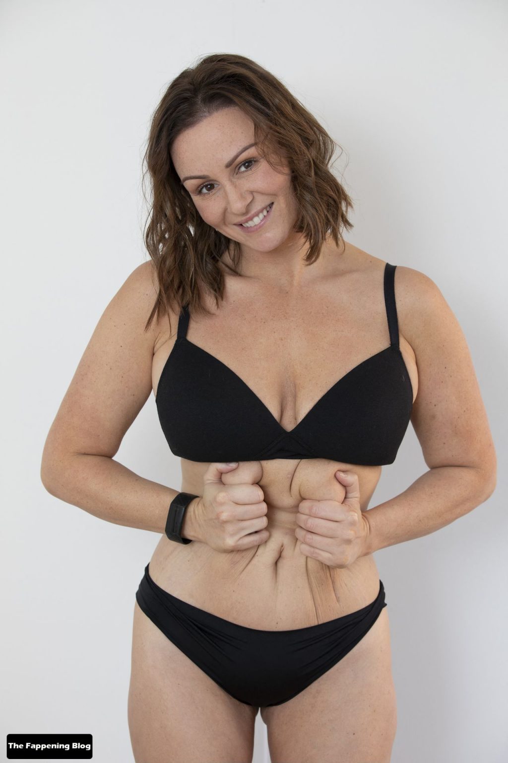 Body Positivity At Home Shoot With Chanelle Hayes (27 Photos)