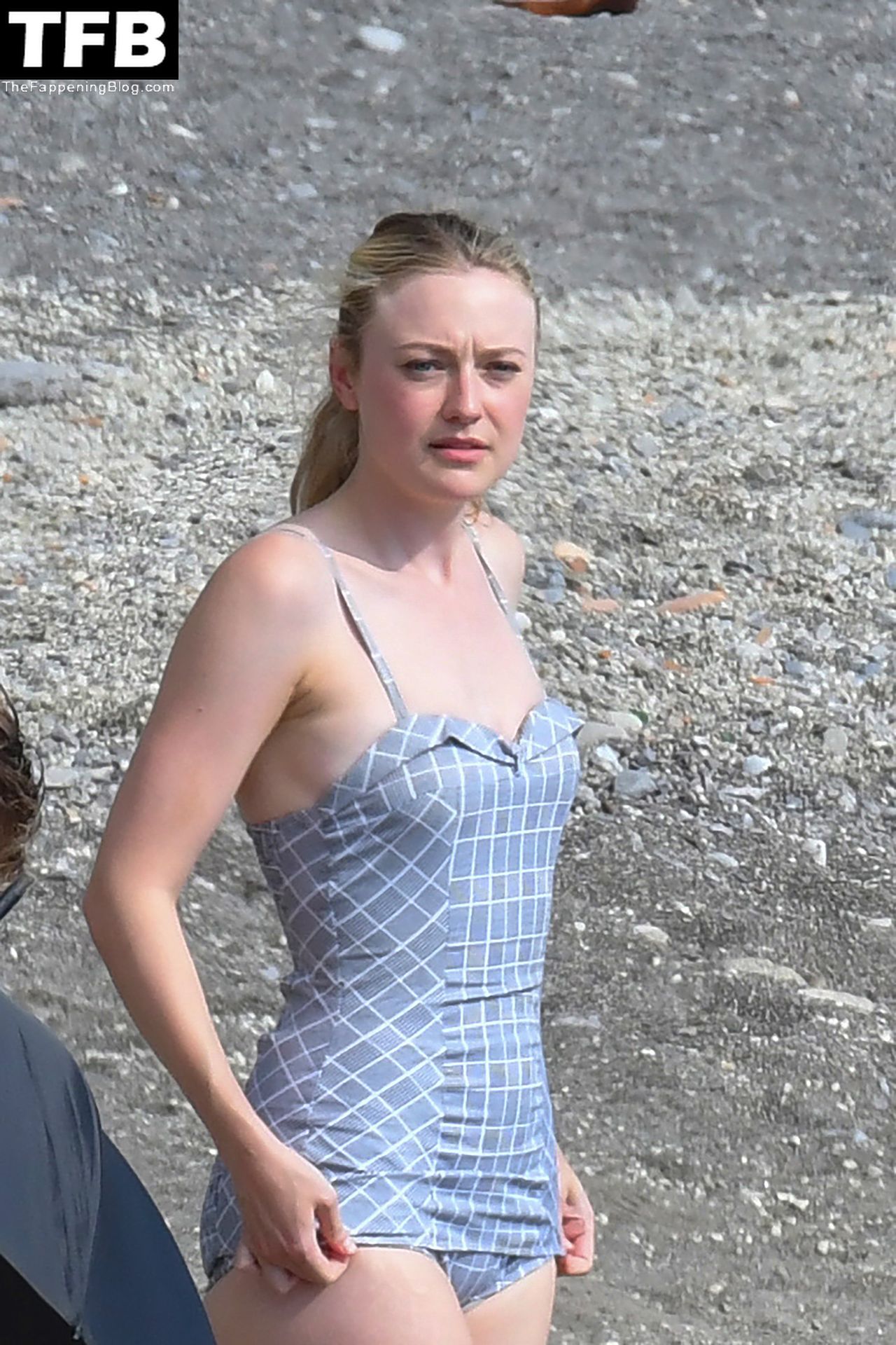 [Image: Dakota-Fanning-Sexy-The-Fappening-Blog-11.jpg]