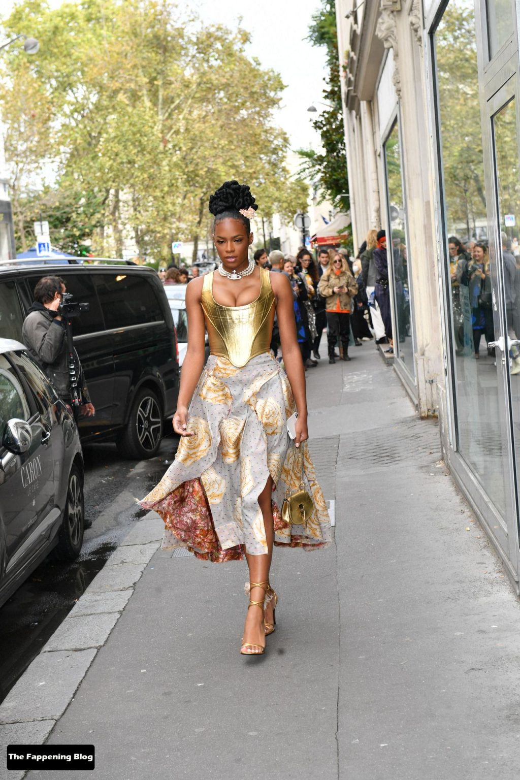 Didi Stone Flaunts Her Sexy Cleavage During Paris Fashion Week (38 Photos)