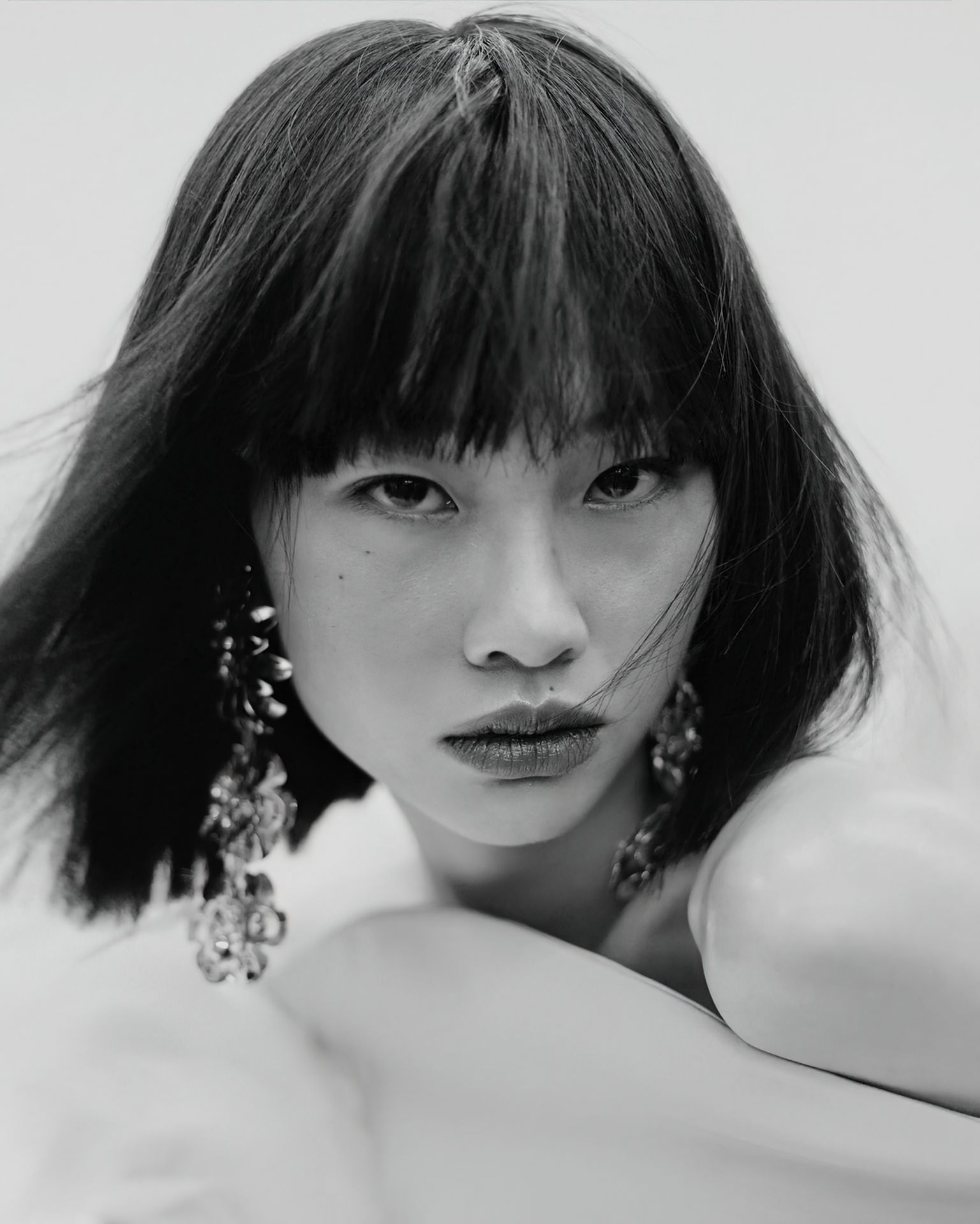 Hoyeon-Jung-Sexy-Topless-Vogue-Korea-November-2021-Issue-11-thefappeningblog.com_.jpg
