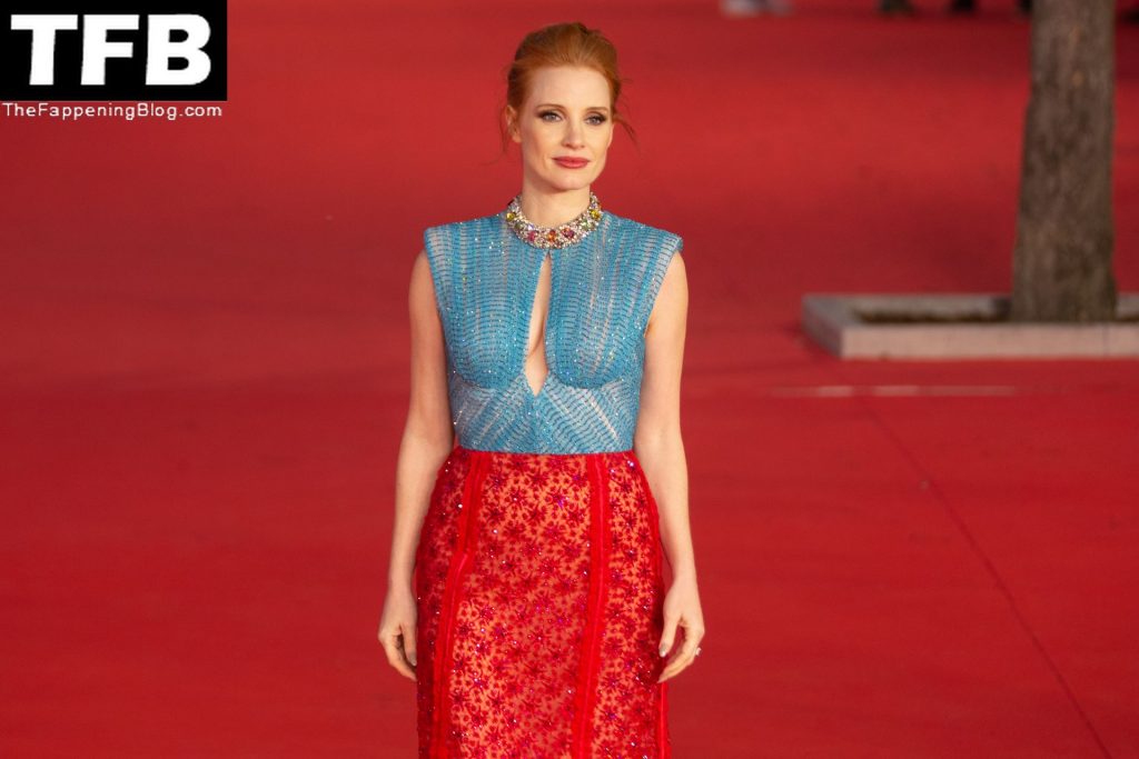 Jessica Chastain Looks Hot at “The Eyes Of Tammie Faye” Red Carpet (150 Photos)