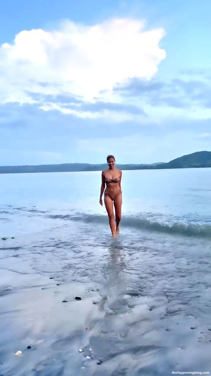 Kara Del Toro Looks Hot in a Tiny Bikini (12 Photos + Video)