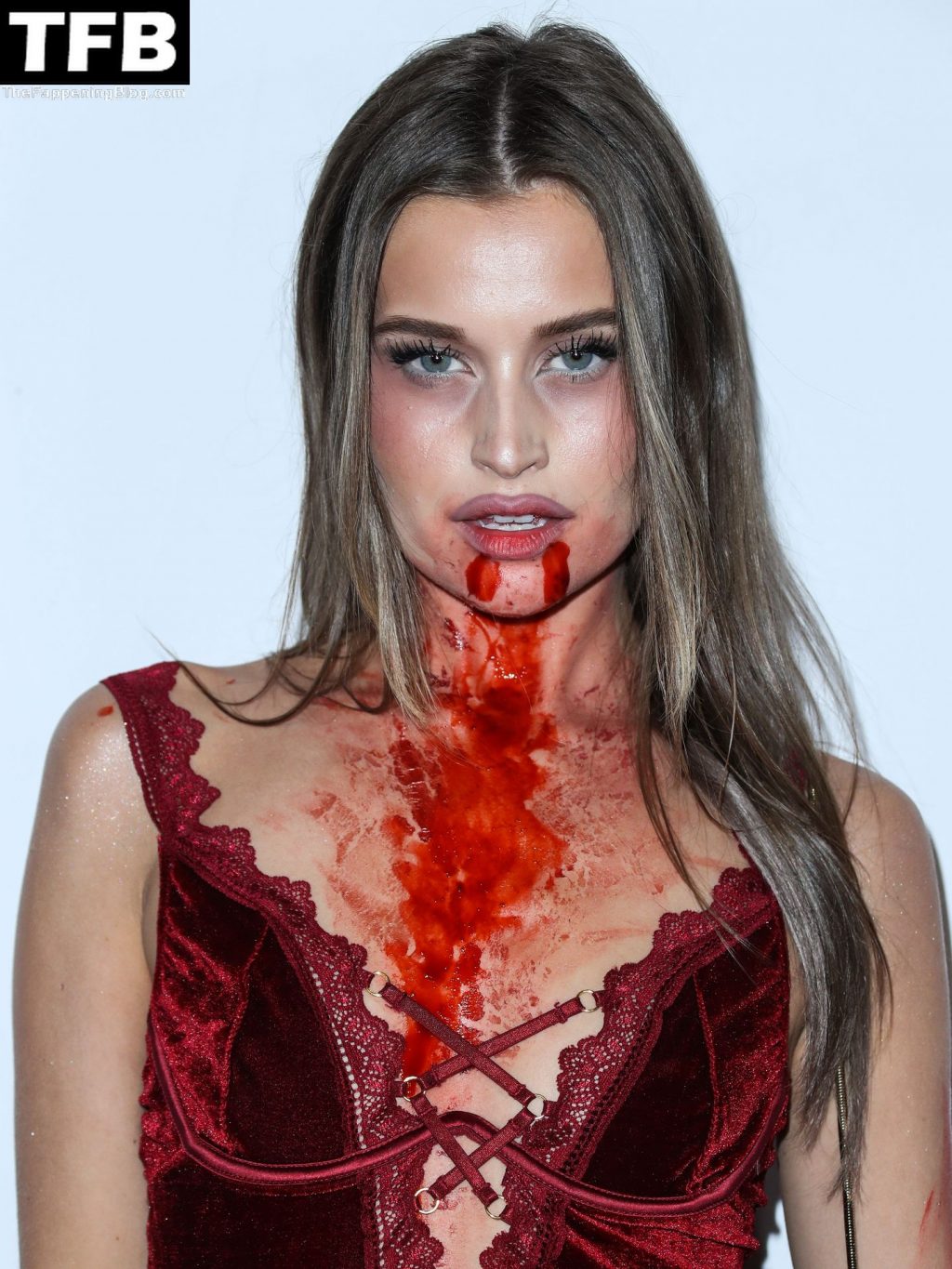 Bloody Lexi Wood Poses on the Red Carpet at the CARN*EVIL Halloween Party (23 Photos)