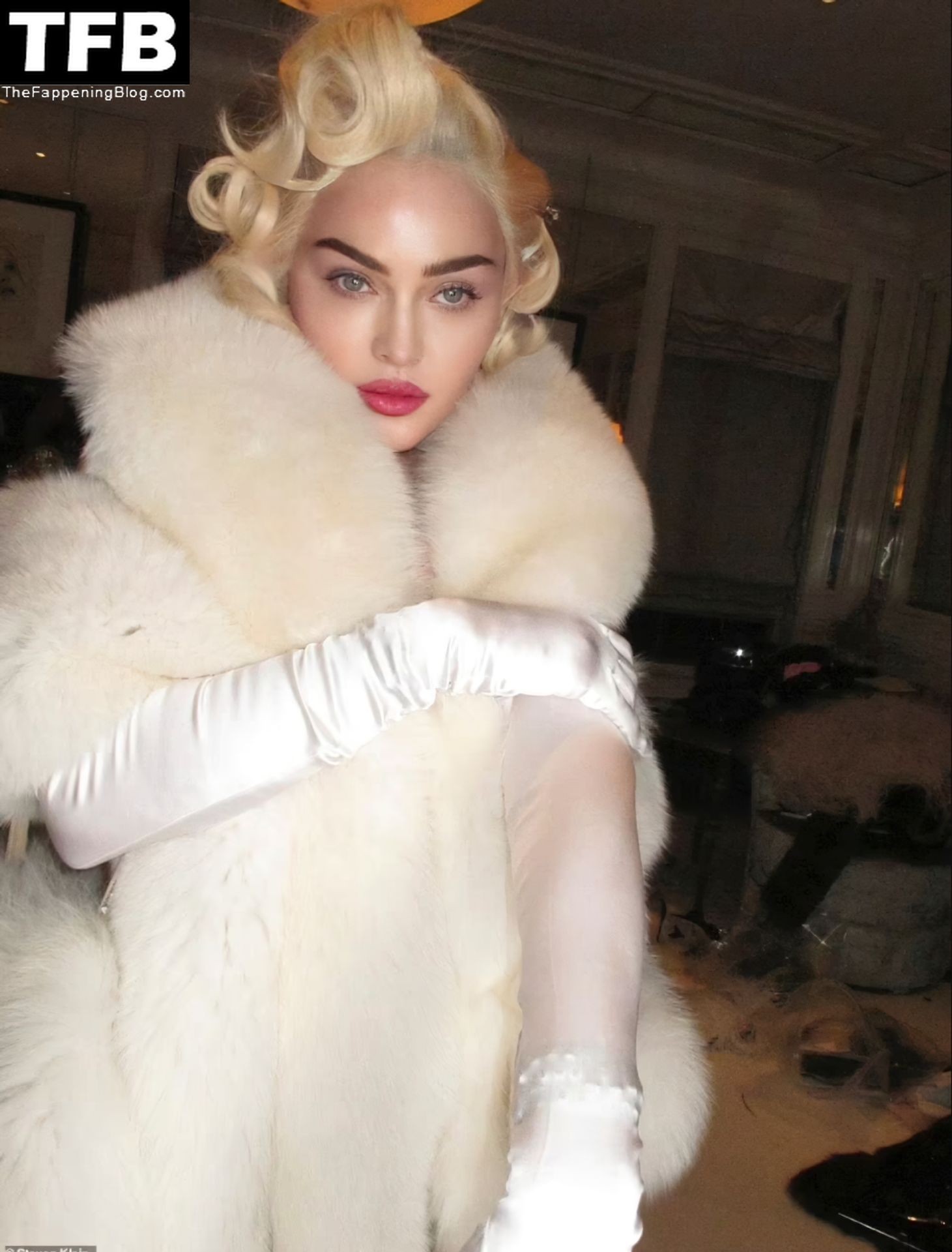 Madonna-Nude-Sexy-V-Magazine-9-thefappeningblog.com_.jpg