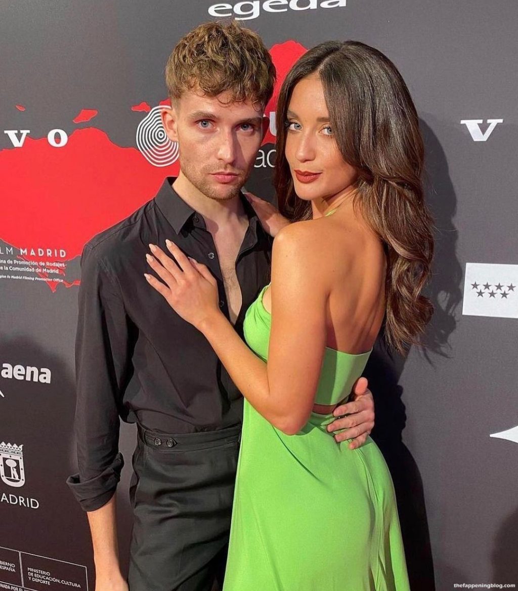 Maria Pedraza Looks Hot in a Green Dress at the “Toy Boy” Premiere in Madrid (17 Photos + Video)