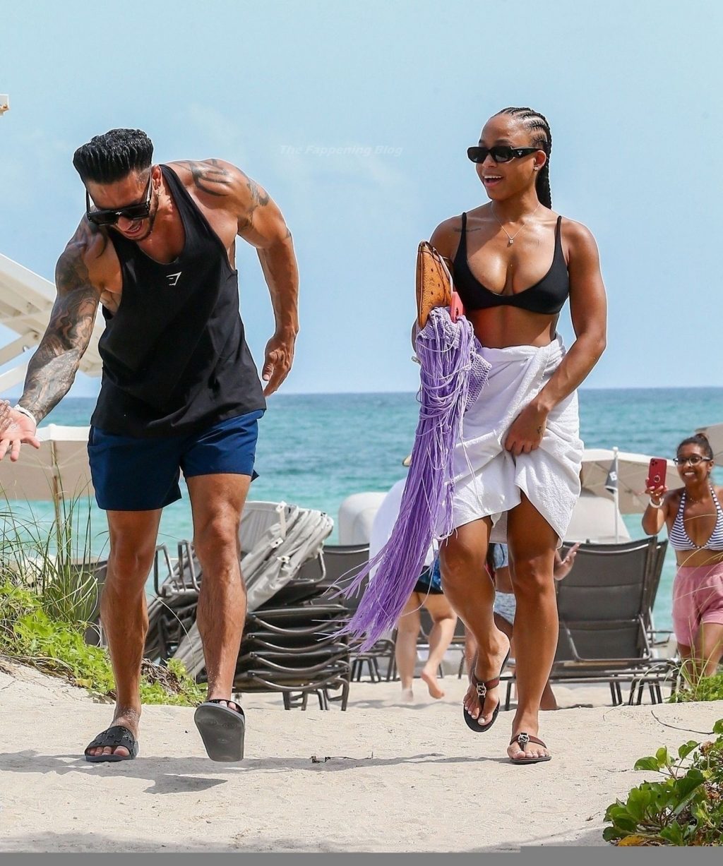 Pauly D &amp; Nikki Hall Works On Their Tans Together in Miami Beach (27 Photos)