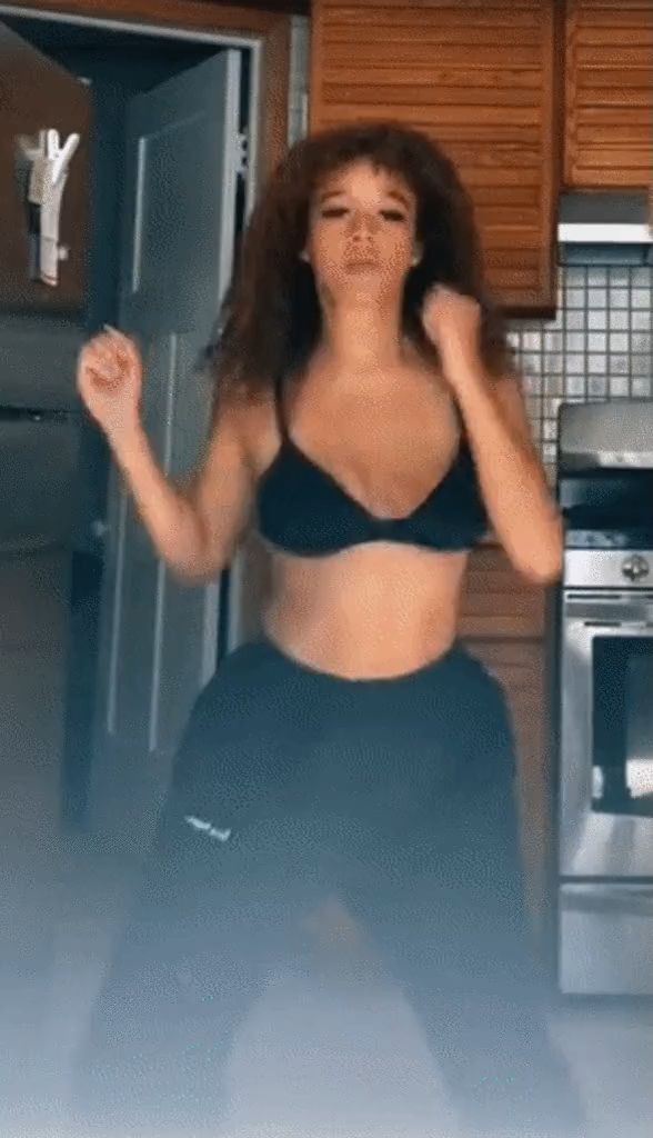 Talia Jackson Flashes Her Nude Tit (3 Pics + GIFs & Video) .