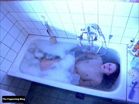 Tuva Novotny Nude Leaks Photo 35