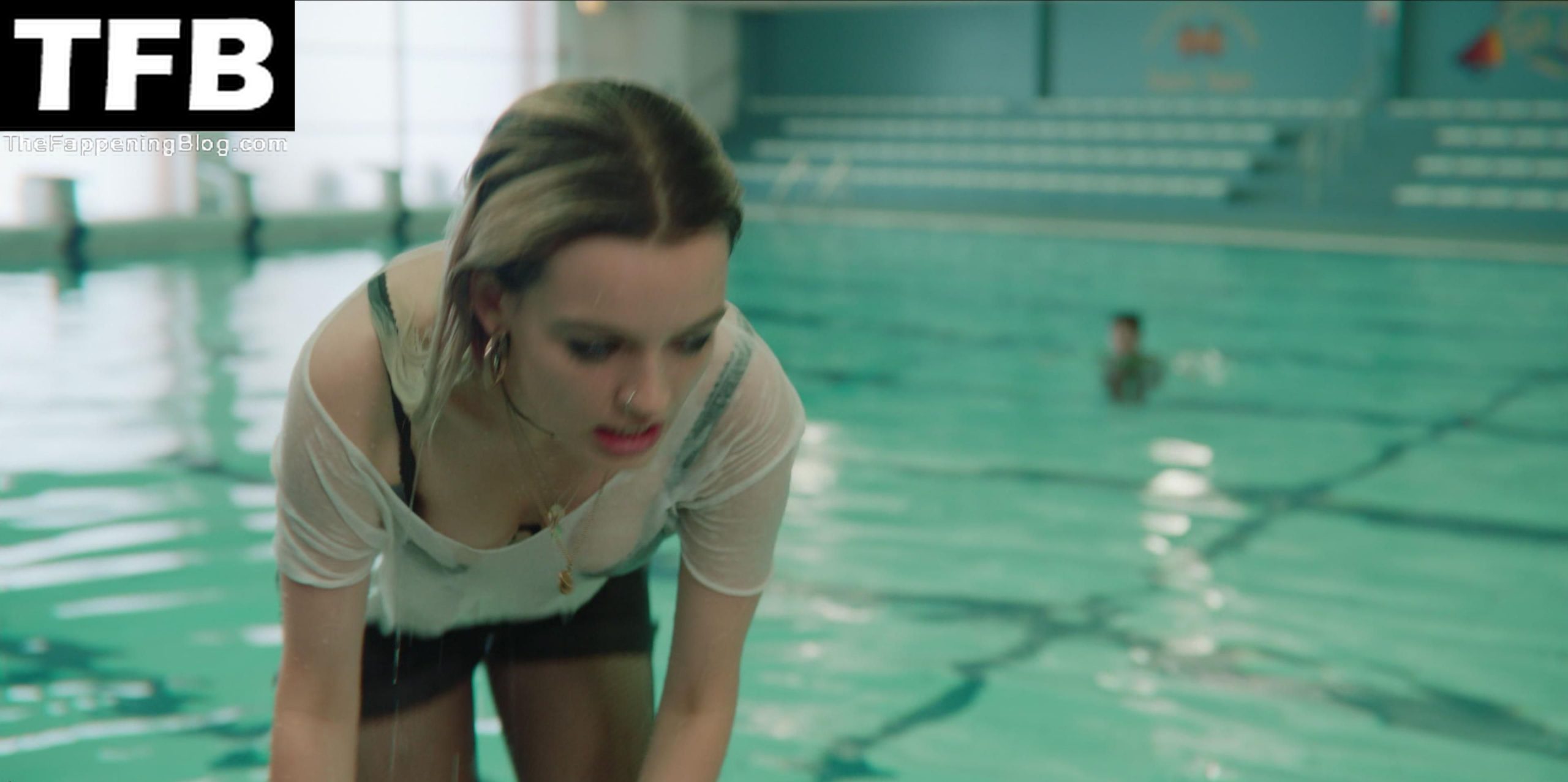 Margot Robbie – Dreamland 1080p topless nude sex scene – Celebrity nude sex  scenes
