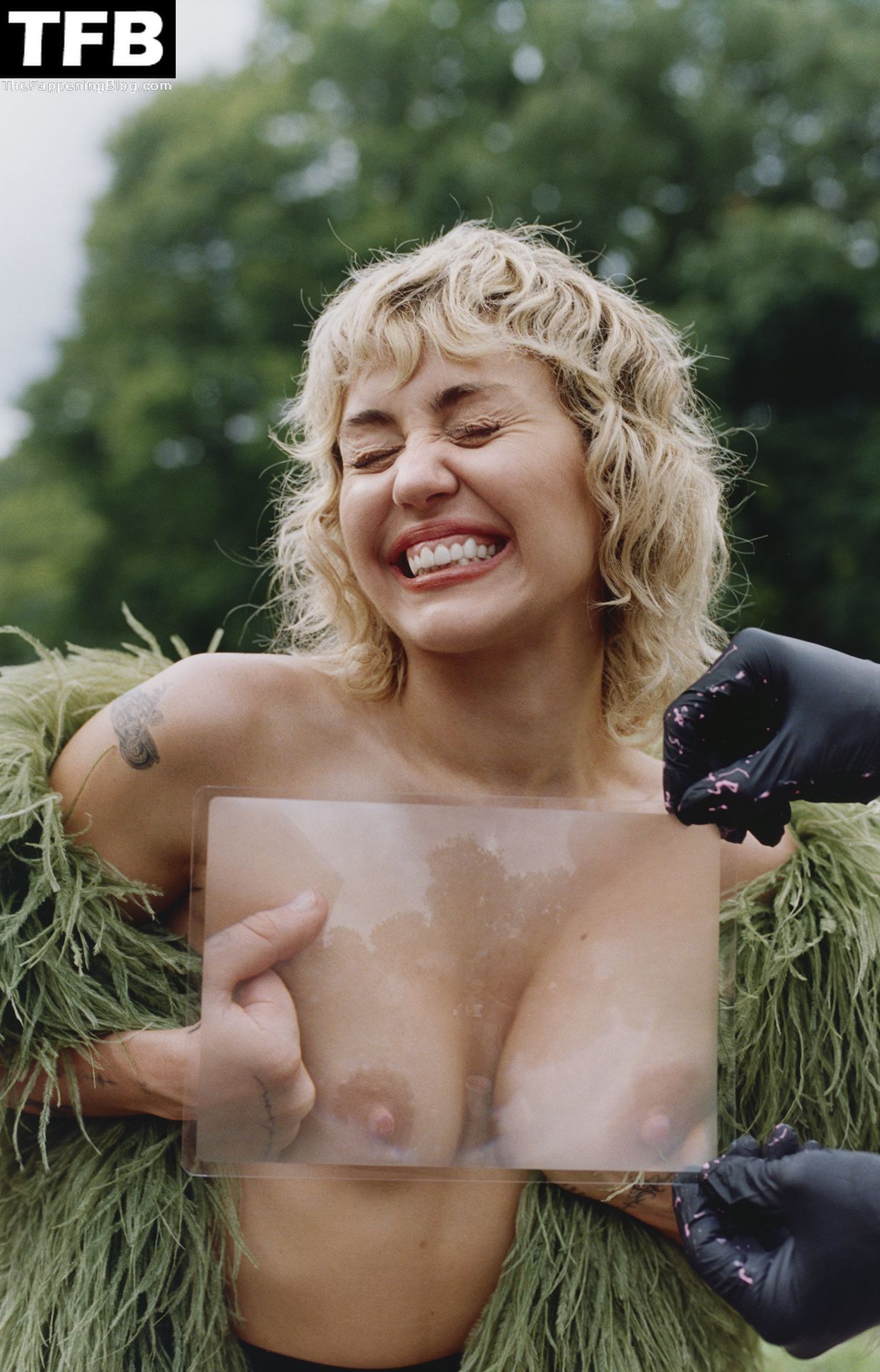 Nude cyrus Miley Cyrus