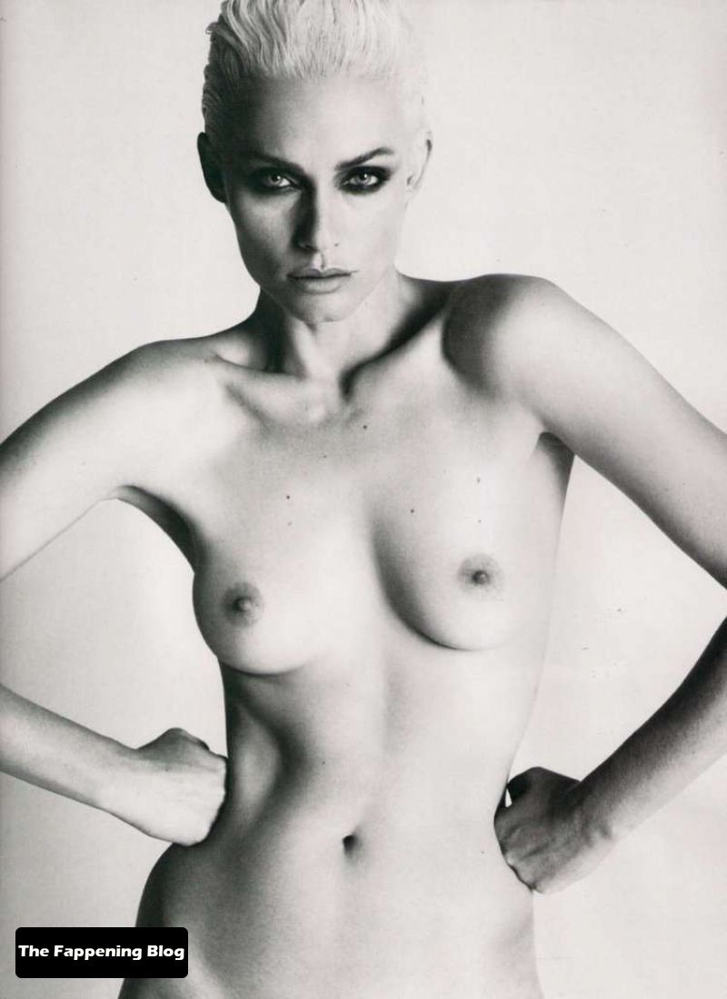 Amber Valletta Nude &amp; Sexy Collection (23 Photos + Videos)