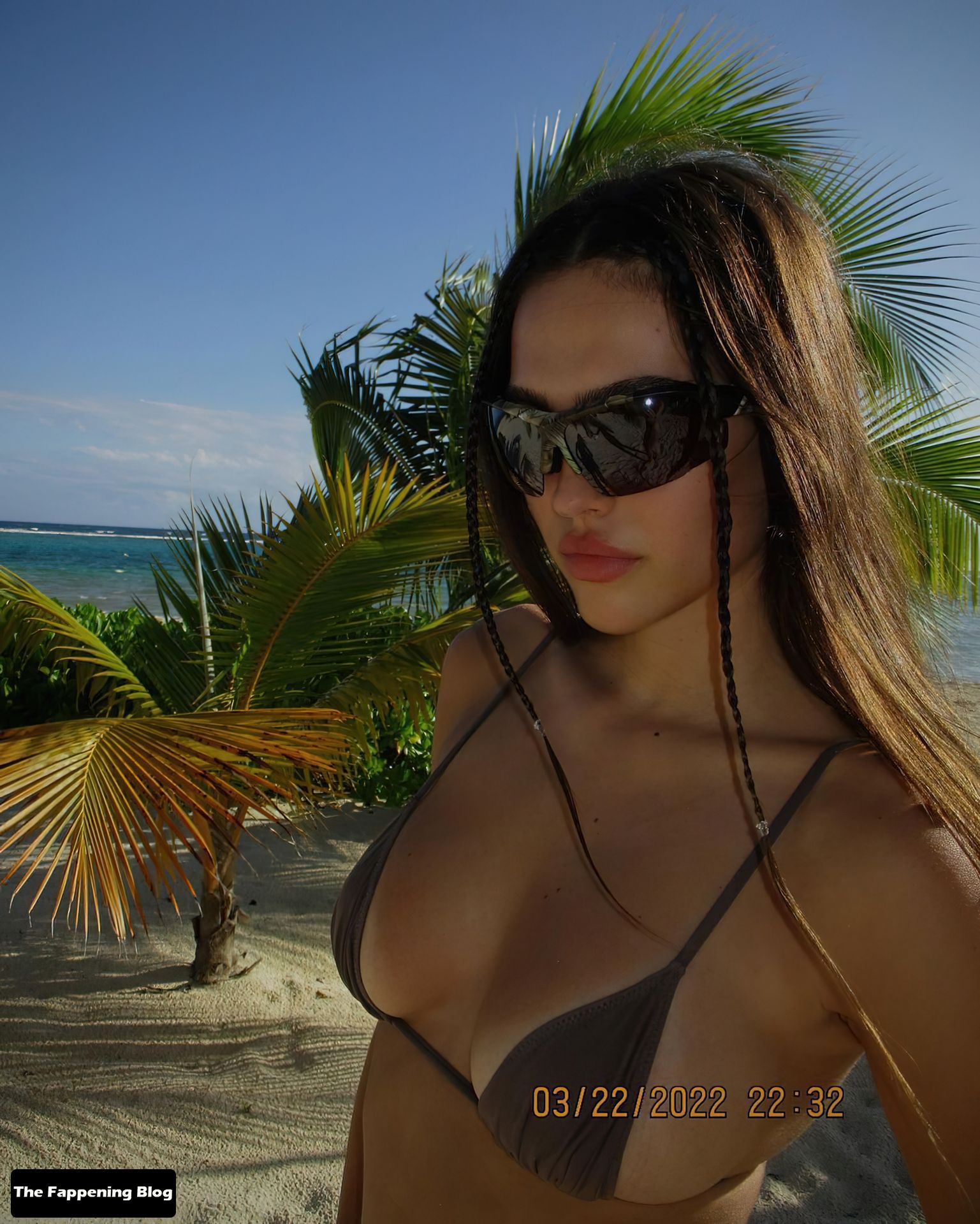 Amelia-Gray-Hamlin-Sexy-in-Bikini-1-thefappeningblog.com_.jpg