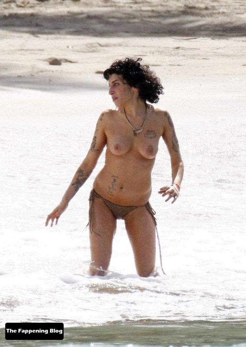 Amy-Winehouse-Nude-Photo-Collection-11-thefappeningblog.com_.jpg