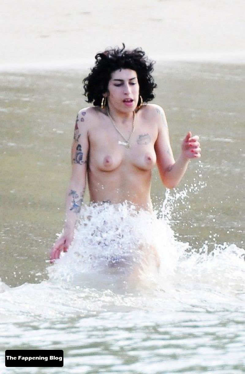 Amy-Winehouse-Nude-Photo-Collection-12-thefappeningblog.com_.jpg