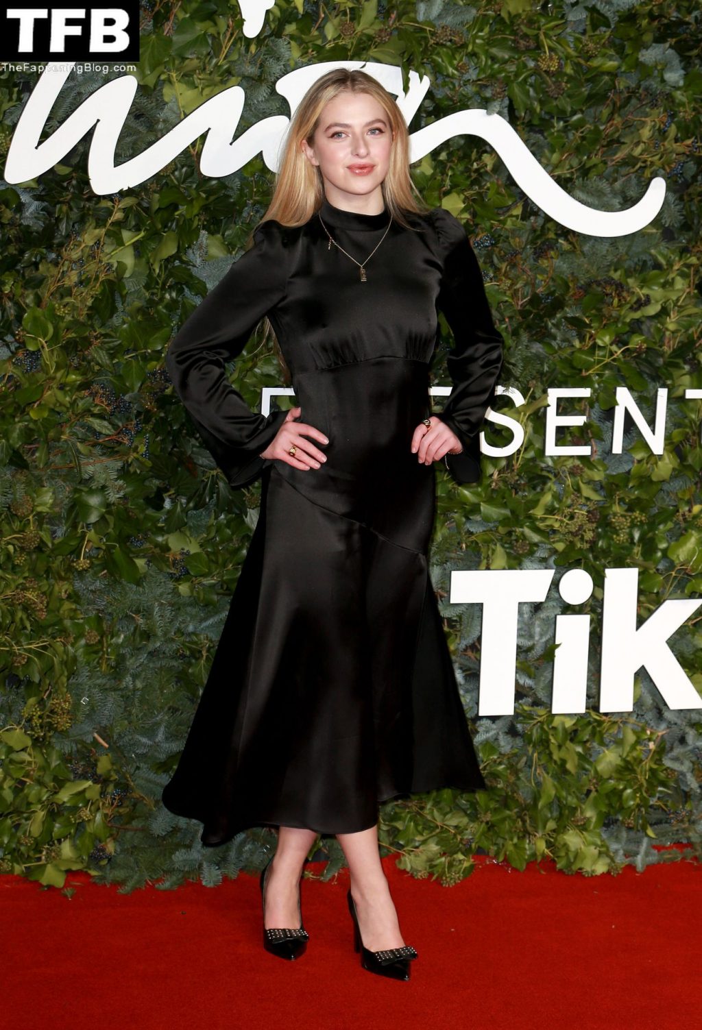 Anaïs Gallagher Shows Her Pokies in a Black Dress at The Fashion Awards 2021 in London (31 Photos)