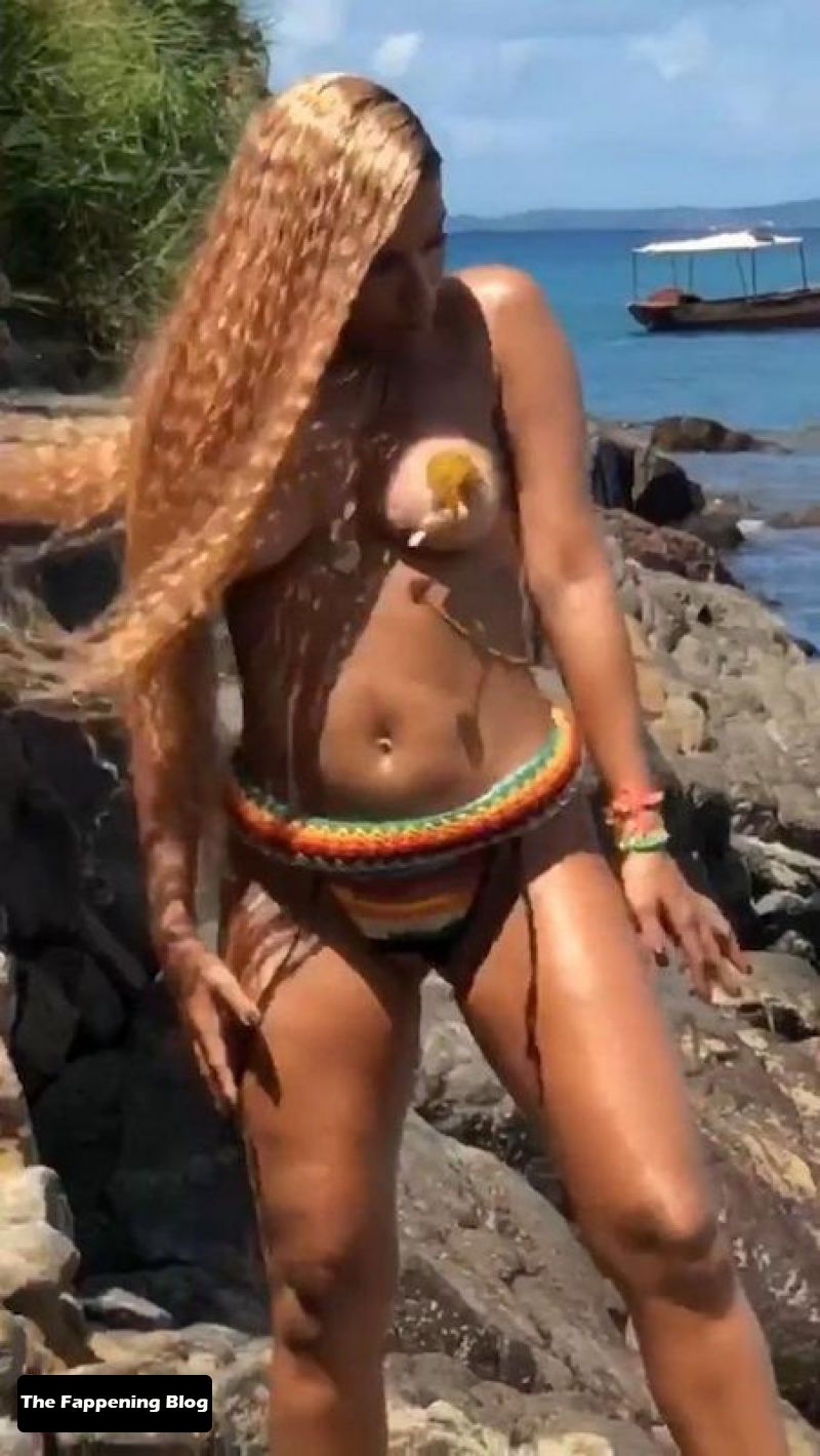 Anitta Nude &amp; Sexy Collection (42 Photos + Videos)