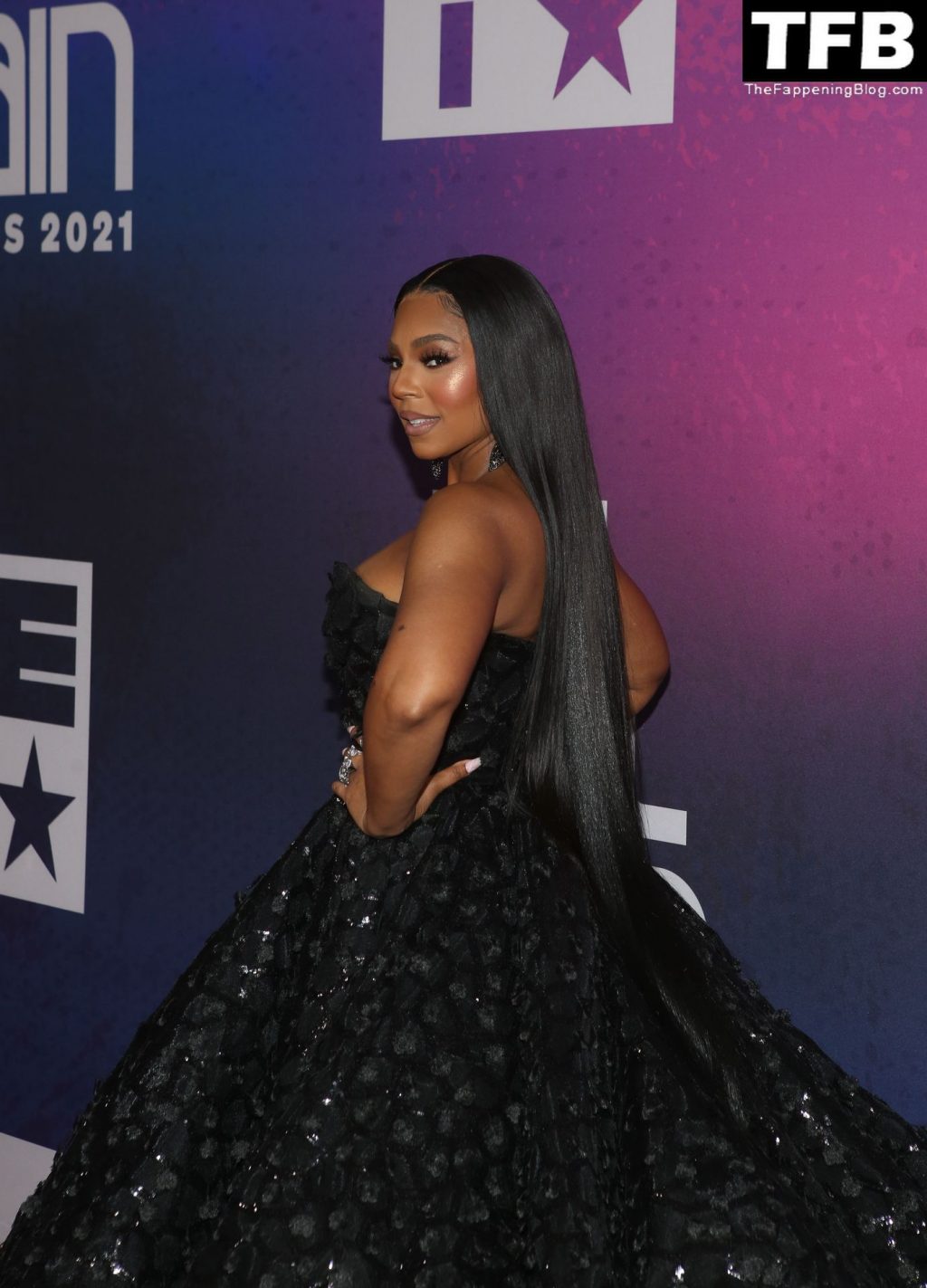 Ashanti Shows Off Her Boobs at the 2021 Soul Train Awards (12 Photos)