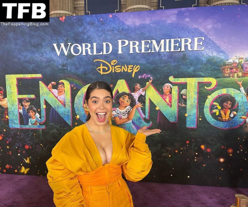 Auli’i Cravalho Shows Off Her Sexy Tits at the “Encanto” Premiere in Hollywood (7 Photos)