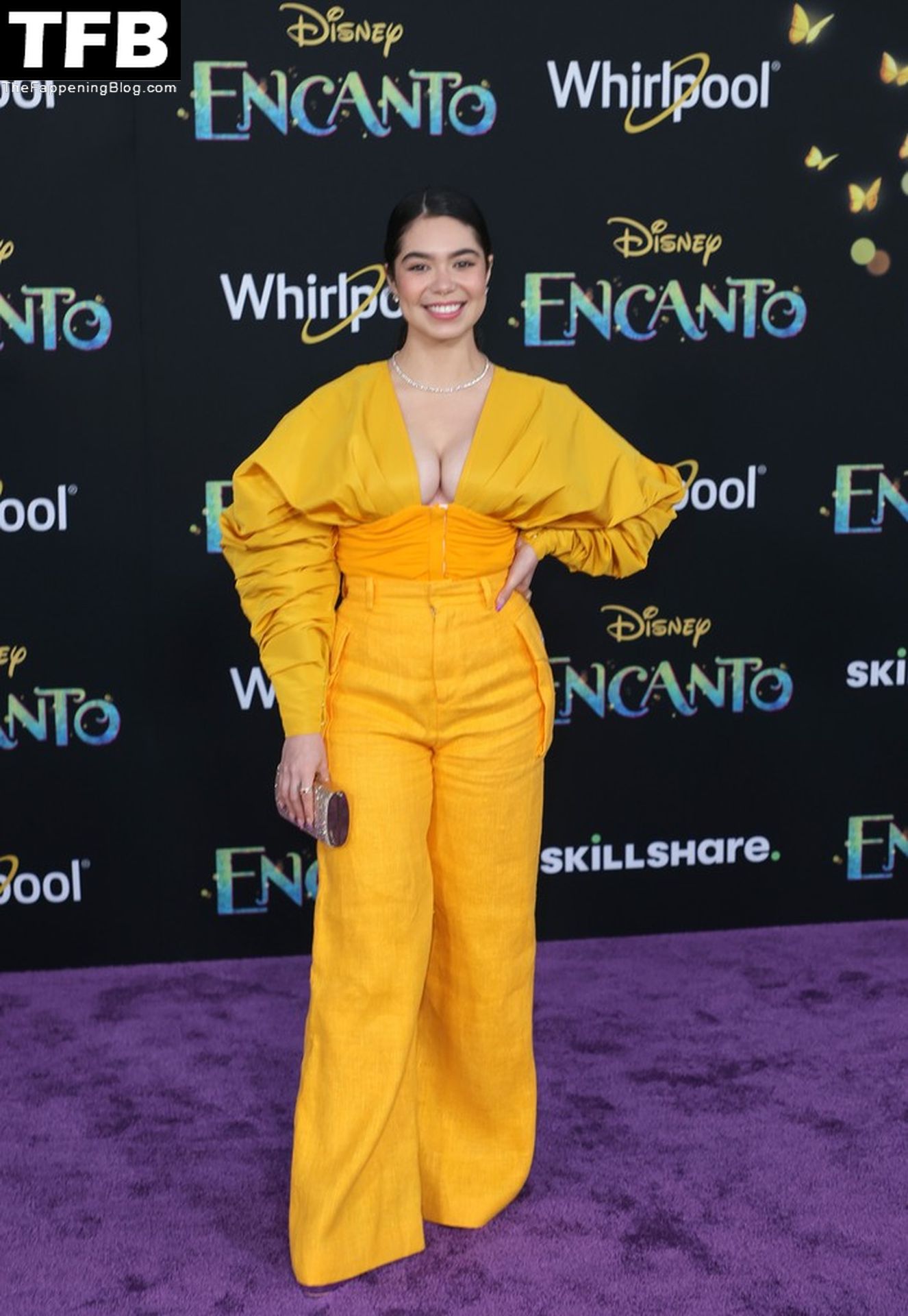 Auli’i Cravalho Shows Off Her Sexy Tits at the "Encanto" Premiere...