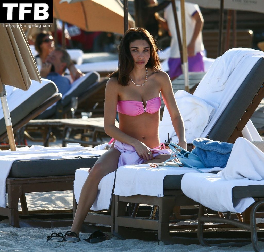 Chantel Jeffries Shows Off Her Fit Physique Soaking Up the Sun in Miami Beach (29 New Photos)
