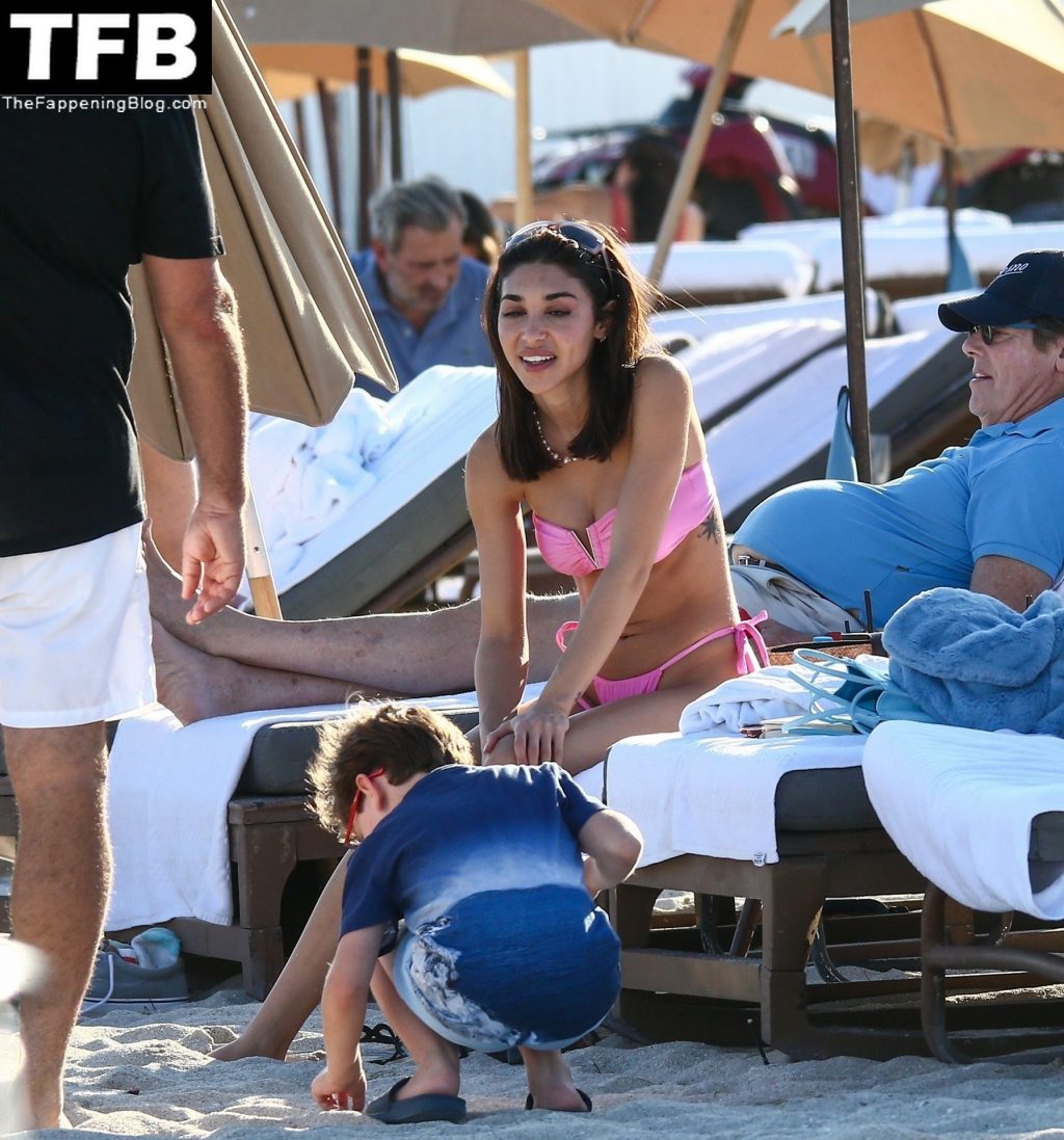 Chantel Jeffries Shows Off Her Fit Physique Soaking Up the Sun in Miami Beach (29 New Photos)