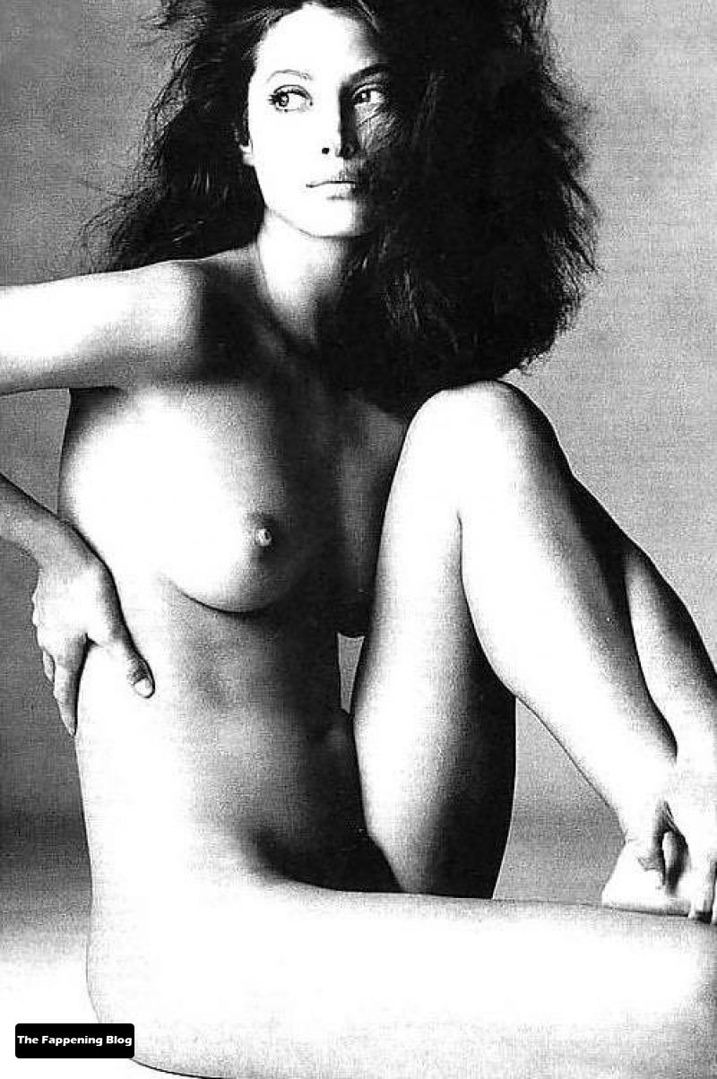 Christy Turlington Nude Collection (32 Photos + Video)