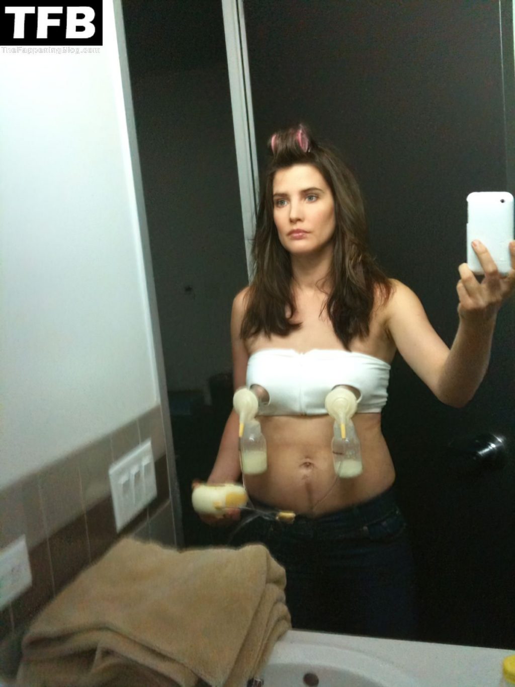 Cobie Smulders Nude Leaked The Fappening (2 Photos)