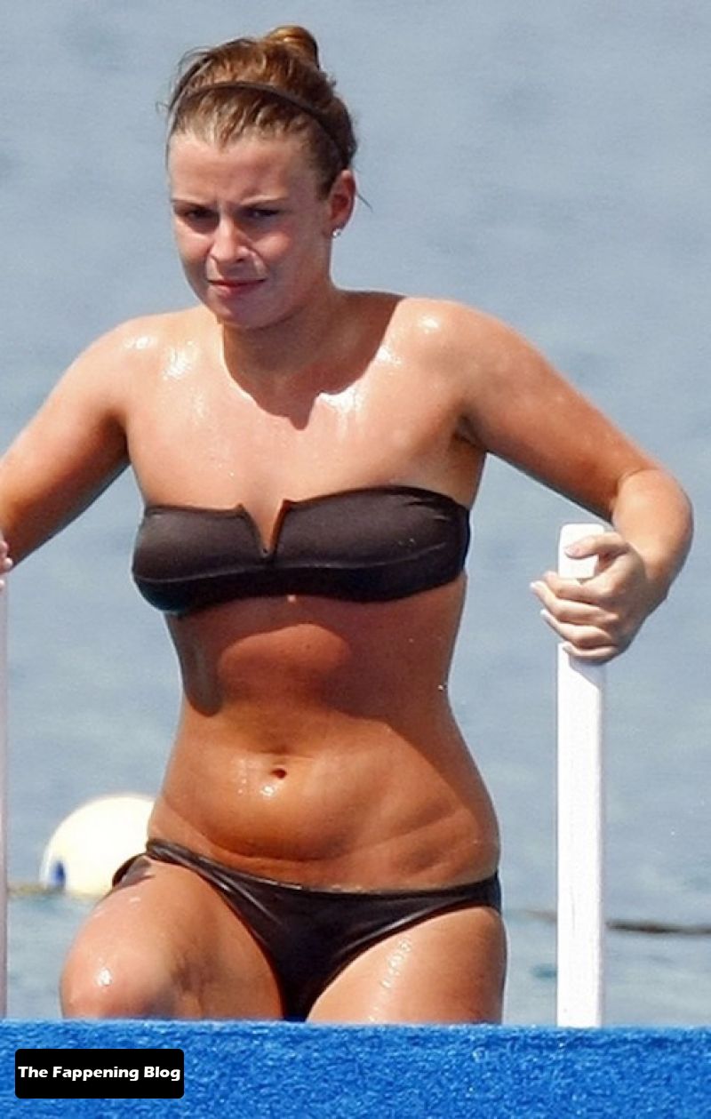 Coleen Rooney Sexy Collection (17 Photos)