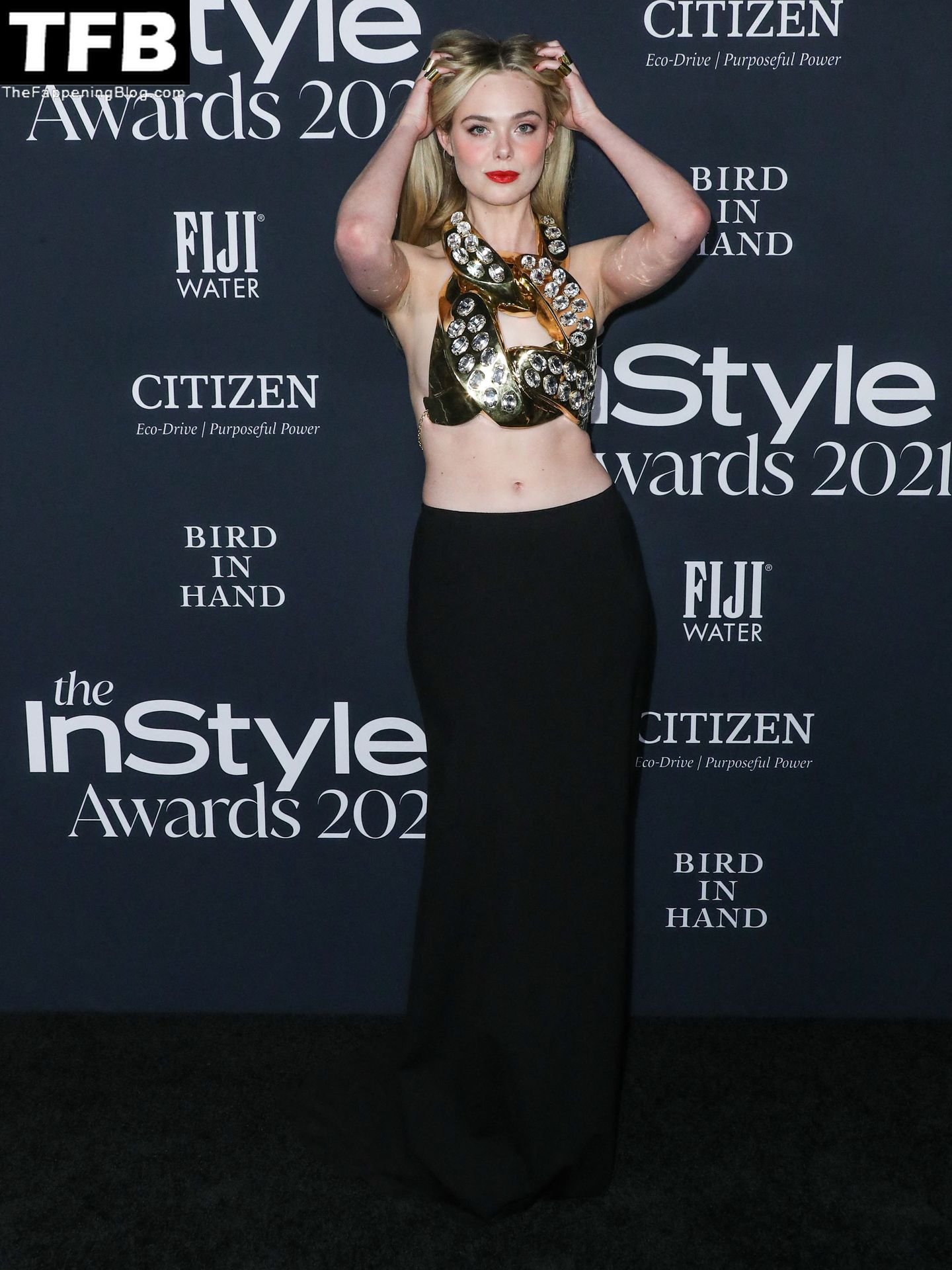Elle-Fanning-Sexy-Braless-The-Fappening-Blog-18.jpg