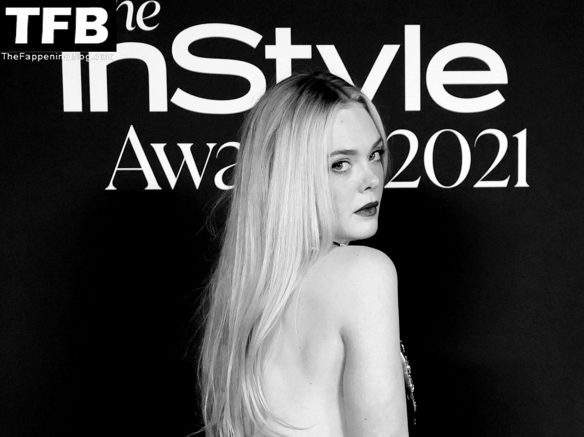 Elle-Fanning-Sexy-Braless-The-Fappening-Blog-35.jpg