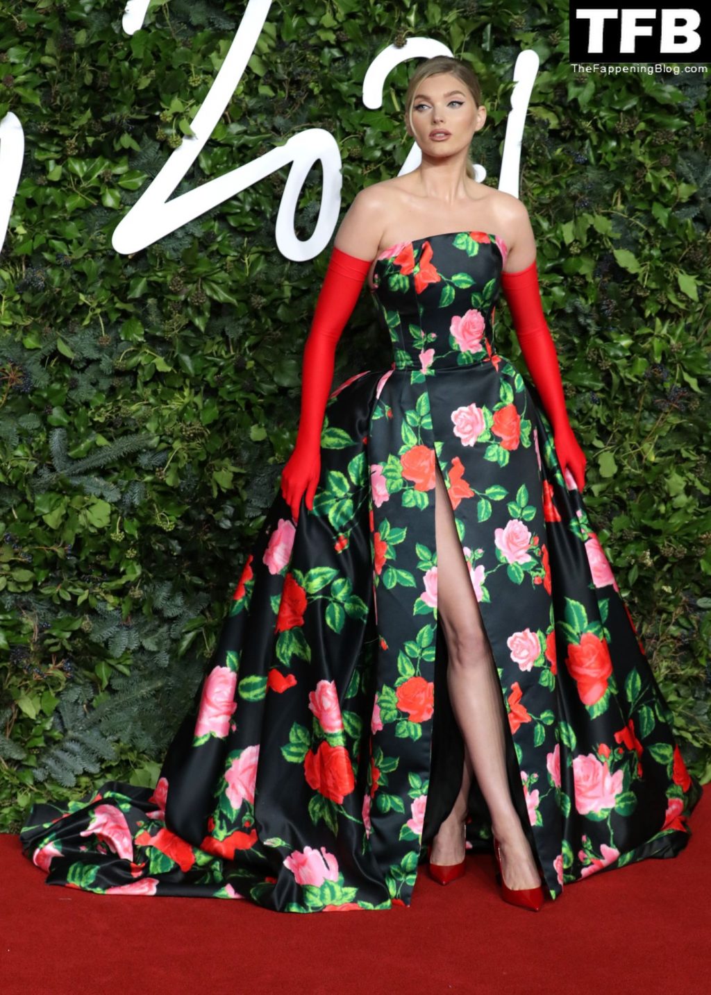 Leggy Elsa Hosk Looks Stunning at The Fashion Awards 2021 in London (45 Photos)
