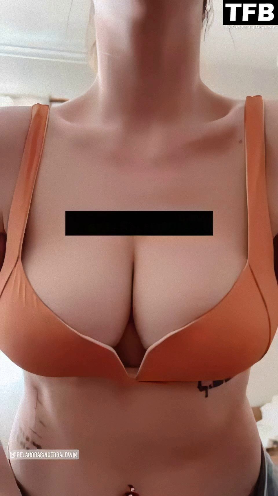 Ireland Baldwin Shows Her Sexy Tits (6 Photos + Video)