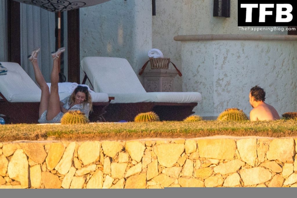 Jason Sudeikis and Keeley Hazell are Seen Enjoying Their Romantic Getaway to Cabo (19 Photos)