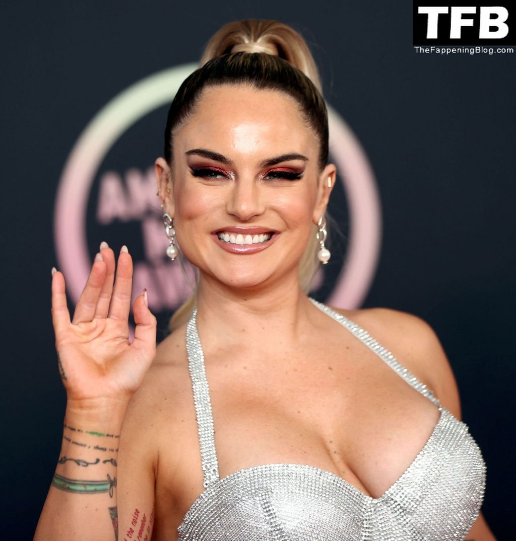 JoJo Teases Her Boobs and Music at the 2021 American Music Awards (42 Photos)