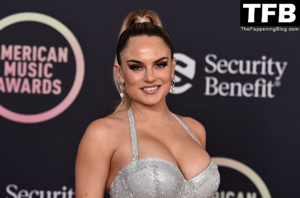 JoJo Teases Her Boobs and Music at the 2021 American Music Awards (42 Photos)