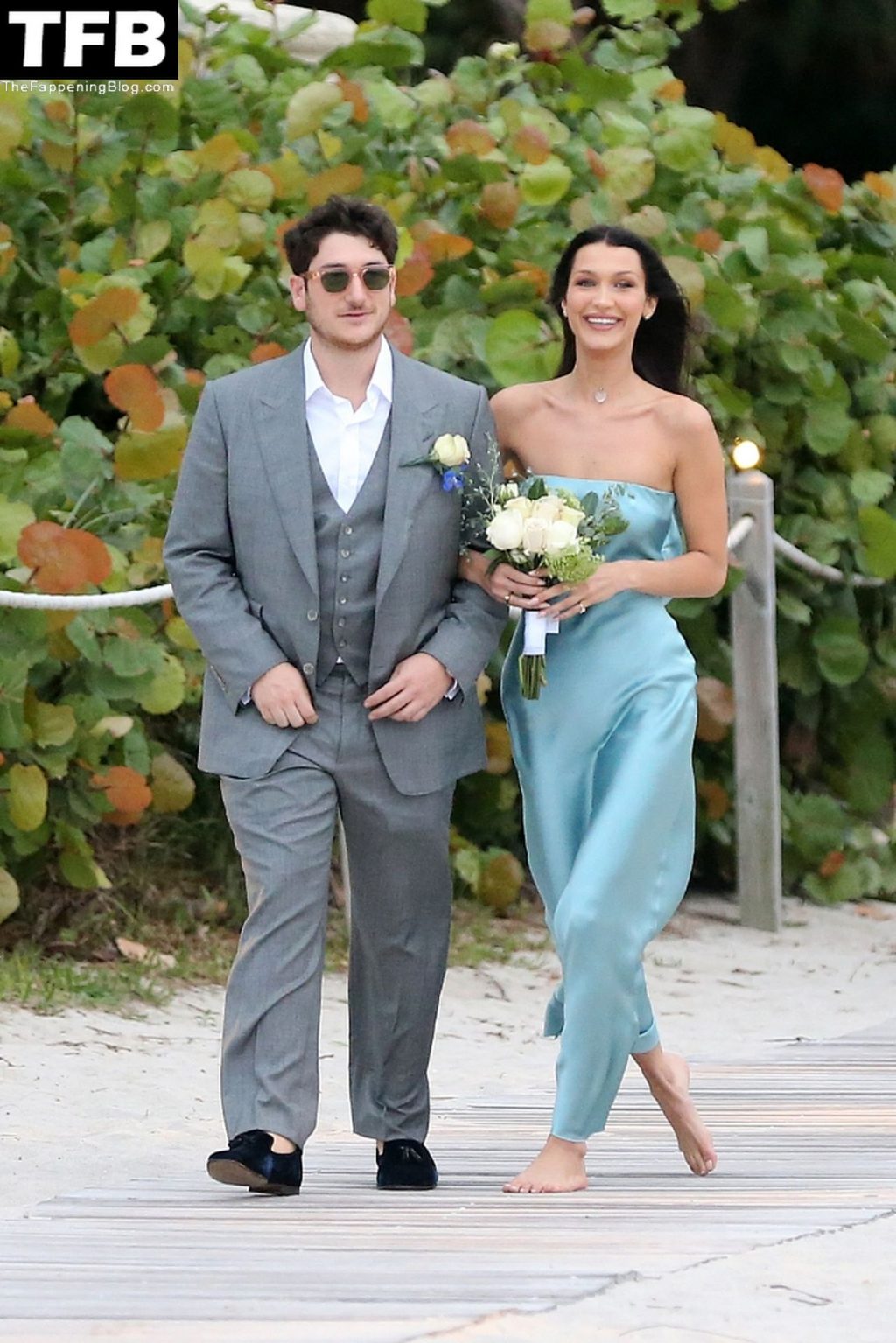 Kendall Jenner Bella Hadid Look Radiant As Barefoot Bridesmaids At A Beach Wedding In Miami 90 9561