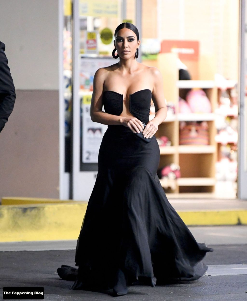 Kim Kardashian Looks Hot as She Poses Braless at Paris Hilton’s Wedding in Los Angeles (28 Photos)