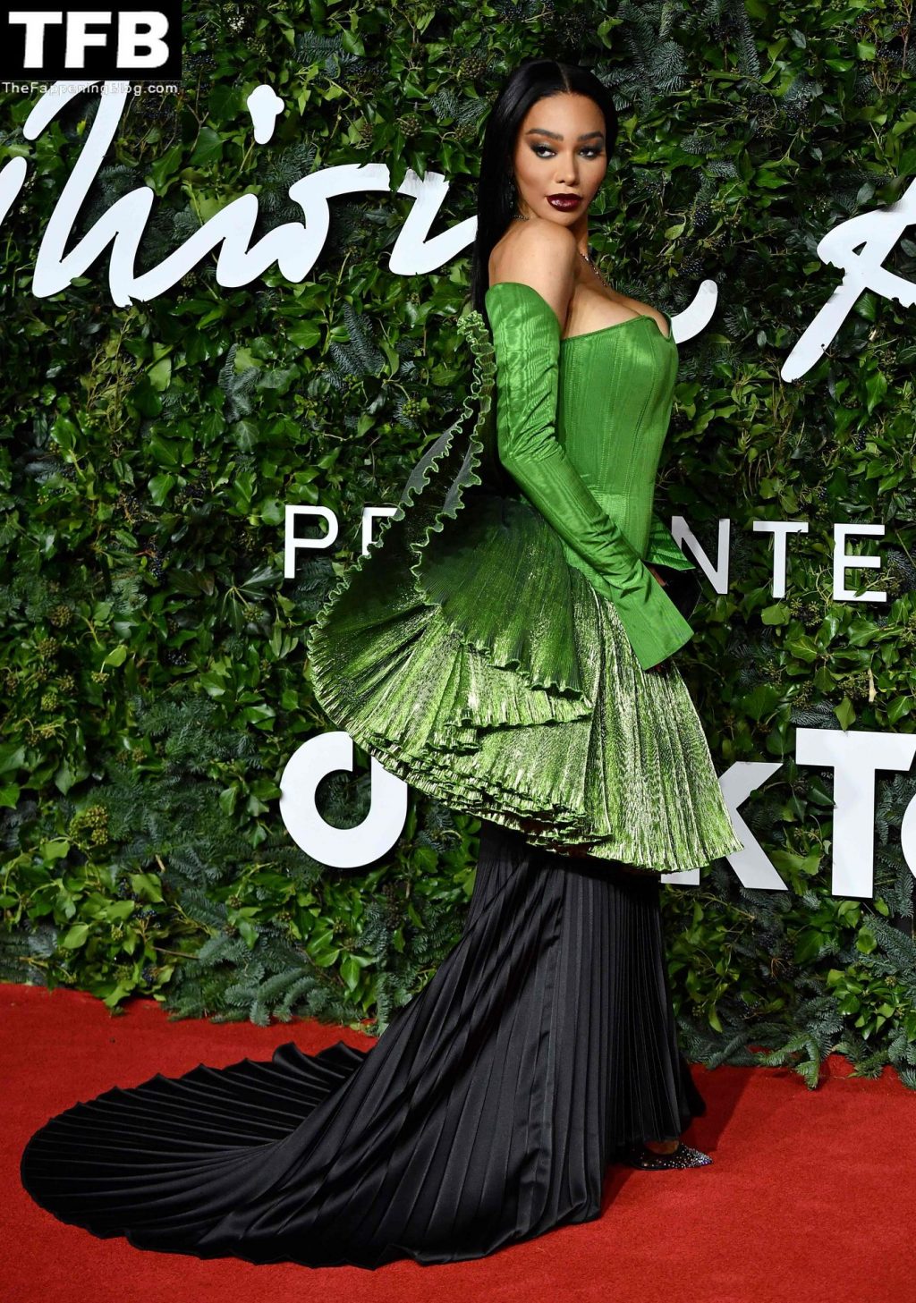 Munroe Bergdorf Looks Hot at The Fashion Awards 2021 in London (55 Photos)