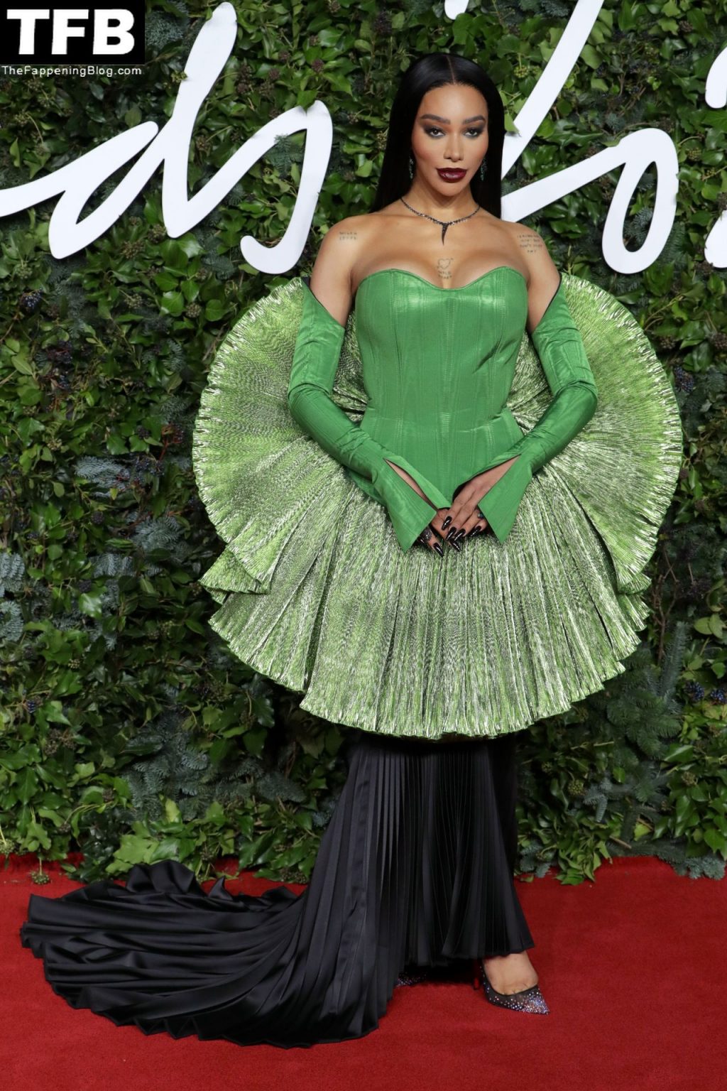 Munroe Bergdorf Looks Hot at The Fashion Awards 2021 in London (55 Photos)
