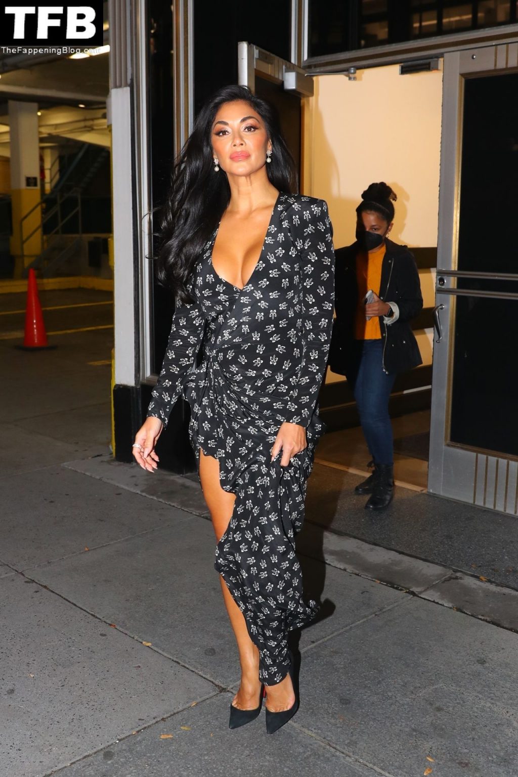 Busty Nicole Scherzinger is Spotted Leaving the Empire State Building (54 Photos)